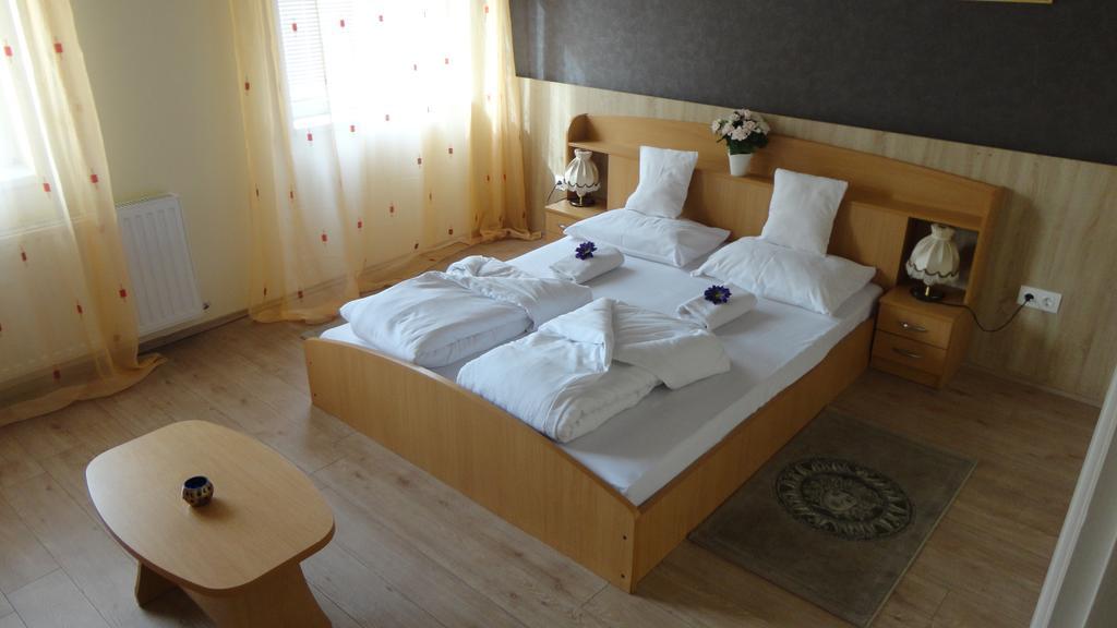 Hotel Centrum Сегед Екстер'єр фото